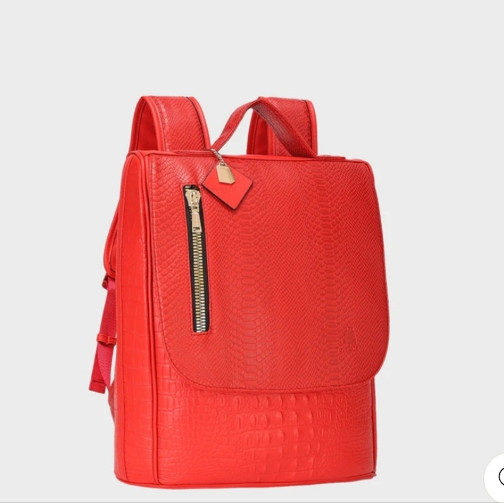 Elegant Red Travel Bag Set By Tote And Carry - Picture 2 of 16